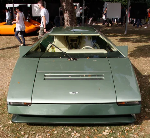 Aston Martin Bulldog — 5
