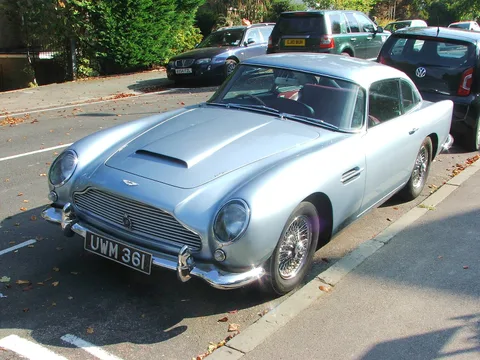 Aston Martin DB5 — 2