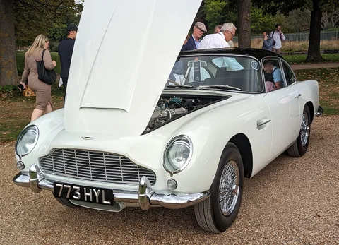 Aston Martin DB5 — 5