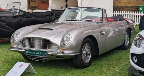 Aston Martin DB6