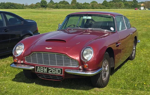 Aston Martin DB6 — 3