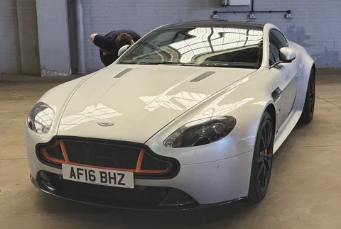 Aston Martin Vantage — 4