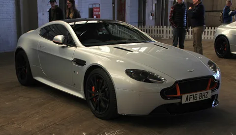Aston Martin Vantage — 6