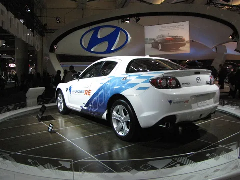 Mazda RX-8 Hydrogen RE — 3