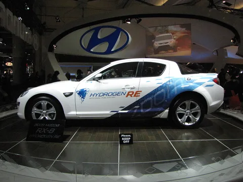 Mazda RX-8 Hydrogen RE — 4