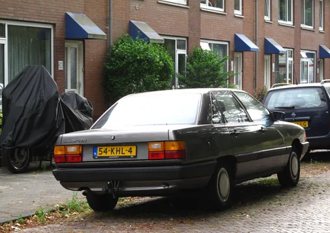 Audi 100 C3 — 7