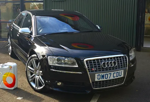 Audi S8 — 2