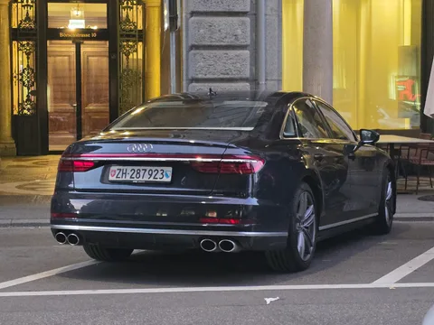 Audi S8 — 4