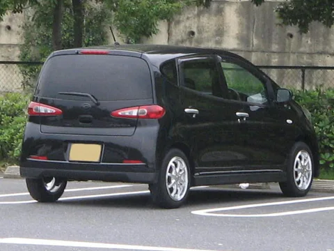 Daihatsu Sonica — 7