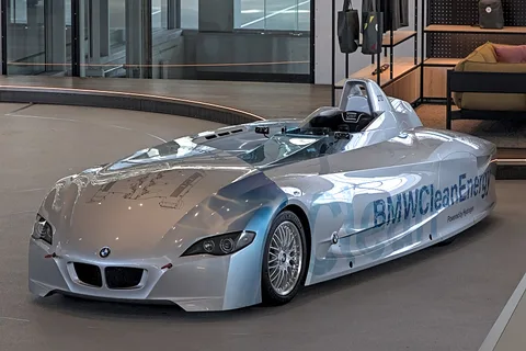 BMW H2R — 7