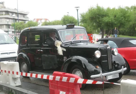Austin FX3 — 7