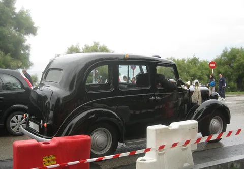 Austin FX3 — 8