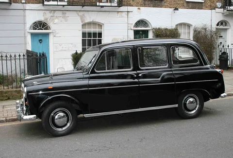Austin FX4 — 6