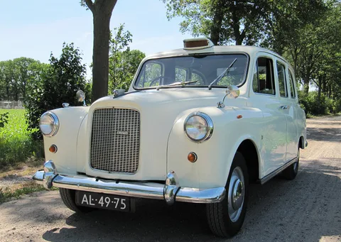 Austin FX4 — 8