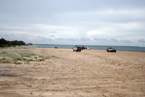 Toyota Land Cruiser (J70) — 4