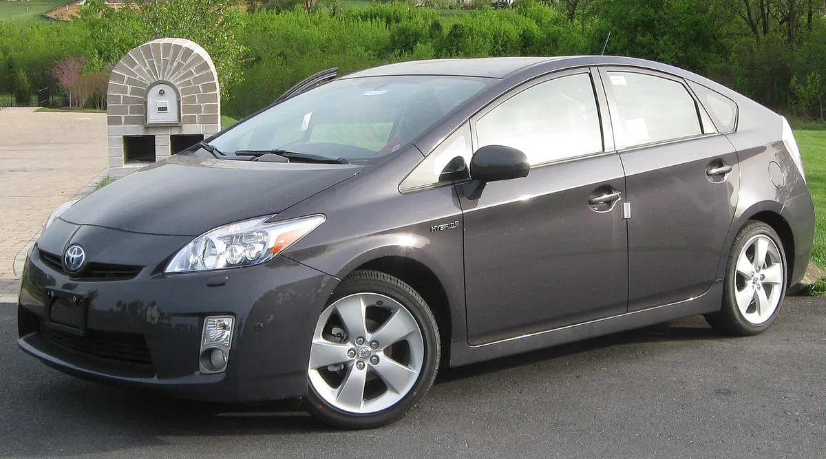 Toyota Prius (XW30)