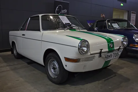 BMW 700