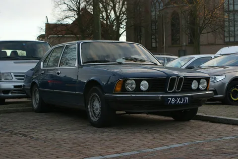 BMW E23 — 4