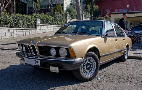 BMW E23 — 7
