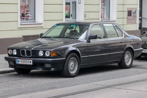 BMW E32