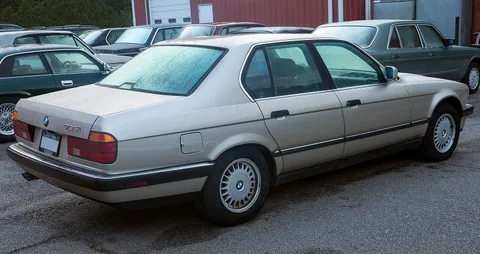 BMW E32 — 7