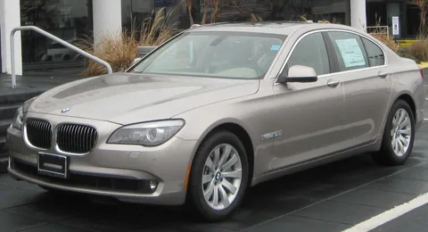 BMW 7 F01 F02 — 8