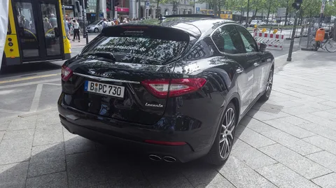 Maserati Levante — 3