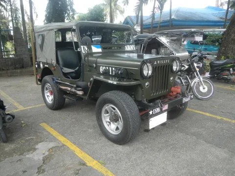 Mitsubishi Jeep — 2