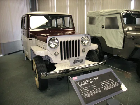 Mitsubishi Jeep — 7