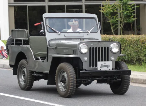 Mitsubishi Jeep — 8