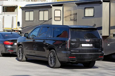 Cadillac Escalade — 3