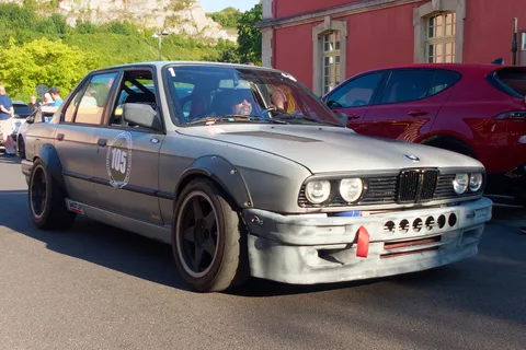 BMW E30 — 8