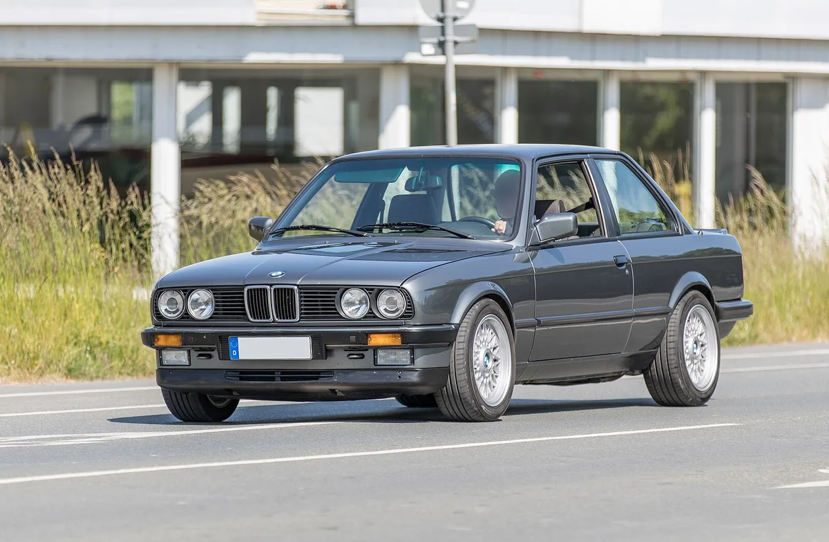 BMW E30