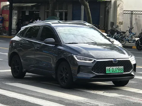 BYD e2 — 6