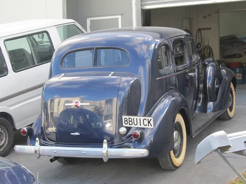 Buick Roadmaster — 5