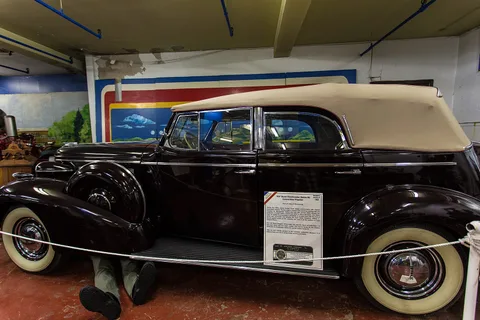 Buick Roadmaster — 6
