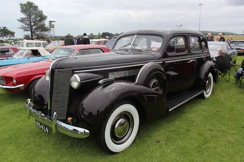 Buick Roadmaster — 7