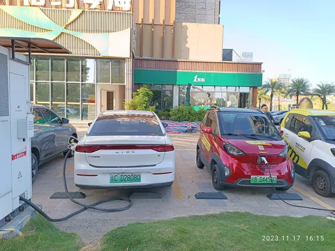 Baojun E100 — 4