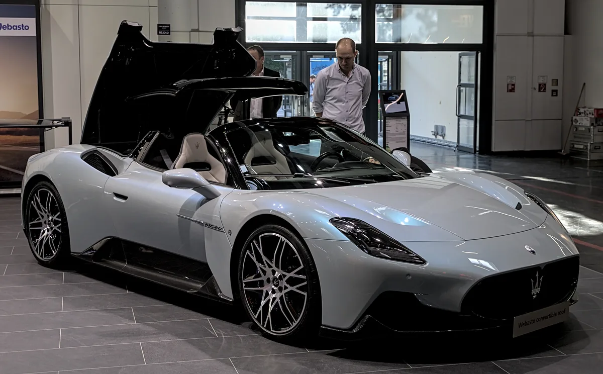 Maserati MC20
