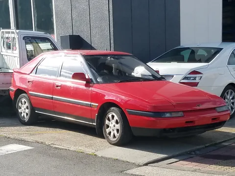 Mazda Familia Astina — 8