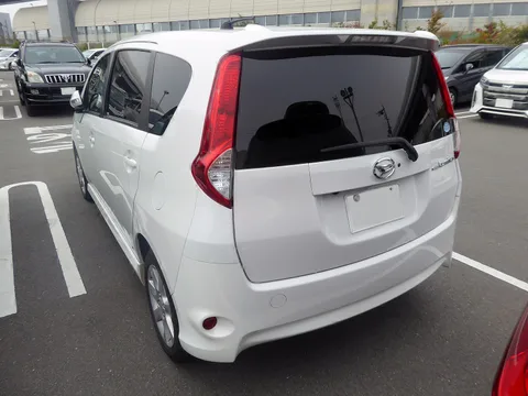 Daihatsu Boon Luminas — 2