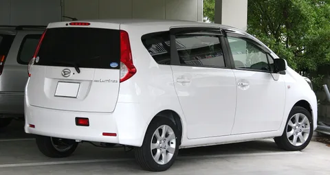 Daihatsu Boon Luminas — 3