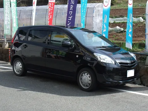 Daihatsu Boon Luminas — 4