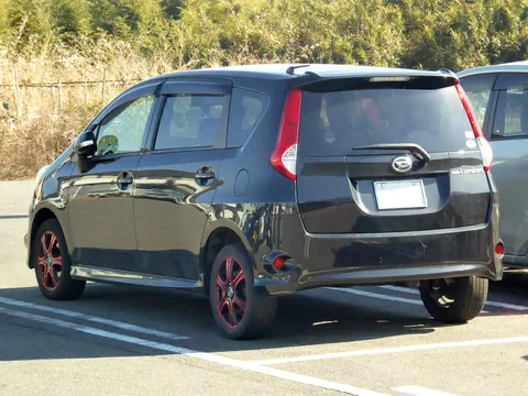 Daihatsu Boon Luminas — 6