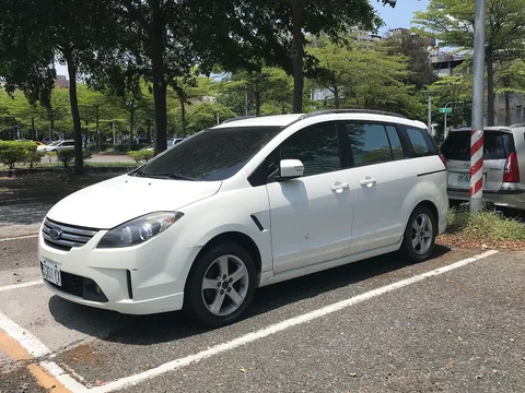Ford I-Max — 5