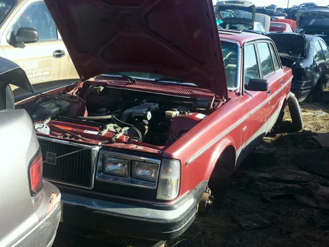 Volvo 244 — 4