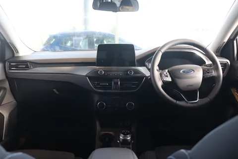 Ford Focus Active Mk IV — 3