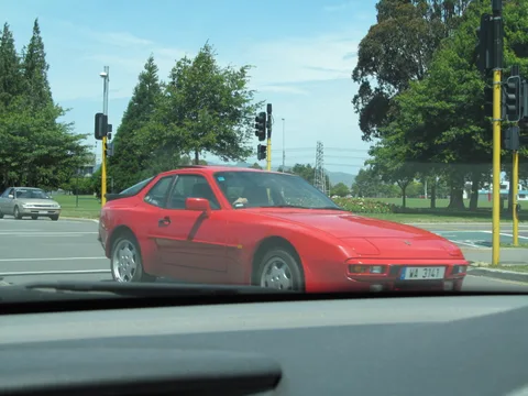Porsche 944 S — 7