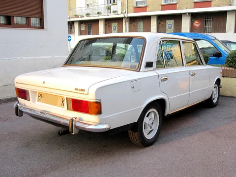 SEAT 124 FL — 7