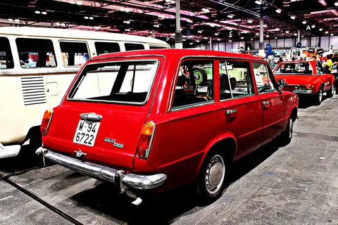 SEAT 124 Familiar — 6